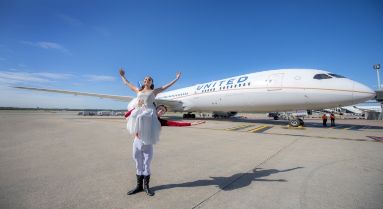 United Airlines partners with Ballet International Gala for holiday performances